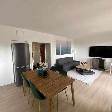 Grand Appartement Courbevoie Paris Exterior photo
